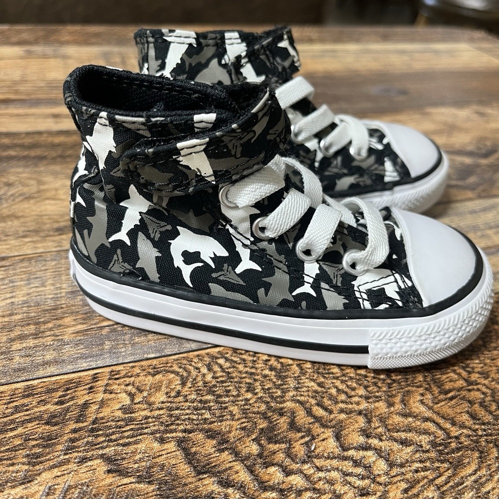 Converse All Star Kids Chuck Taylors High Top Sneakers Toddlers Sz 5‎ Sharks